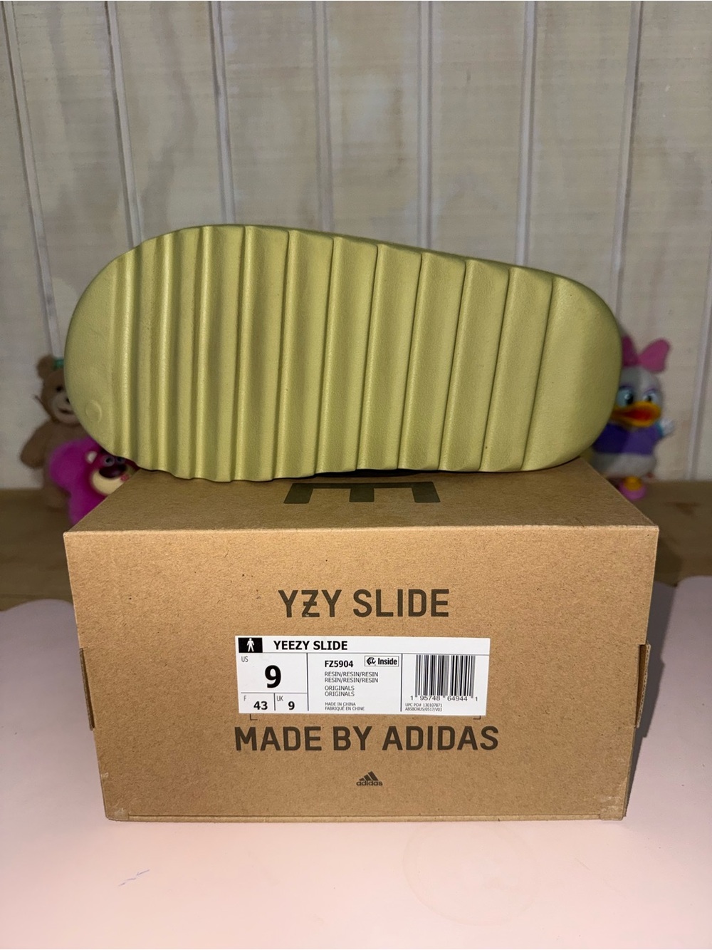 adidas Yeezy Slide - Olive Green - Picture 5 of 5